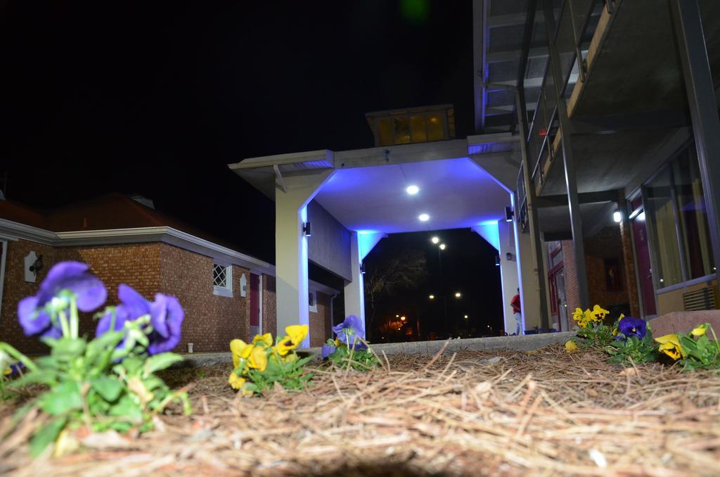 Americas Best Value Inn Augusta Historic Downtown Exterior foto